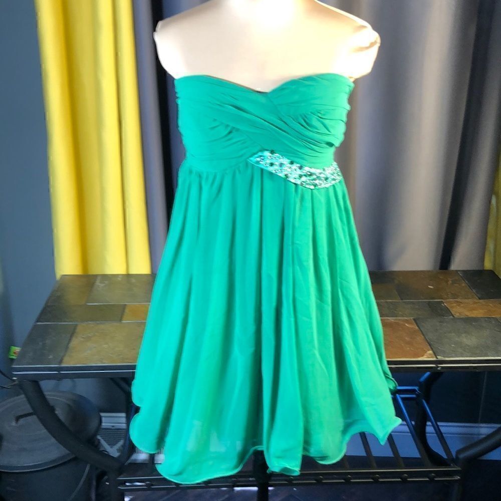 Deb Green formal short strapless dress size 5